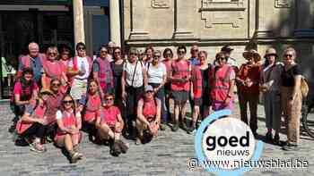 Dames Markant stappen van Peer naar Scherpenheuvel voorhet Teutenhuis