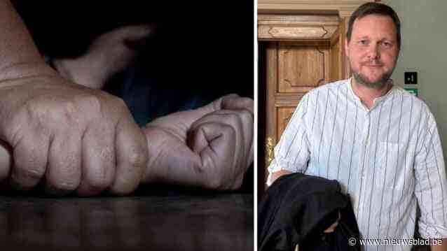 “Fit genoeg voor seks met vrouwen die 40 jaar jonger zijn, maar niet in staat om hier te zijn”: zeventiger beschuldigd van dubbele verkrachting