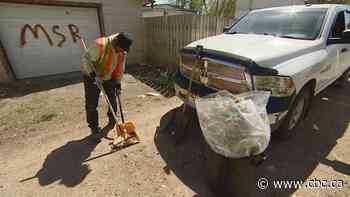 Saskatoon program helps former inmates rebuild lives and clean up community