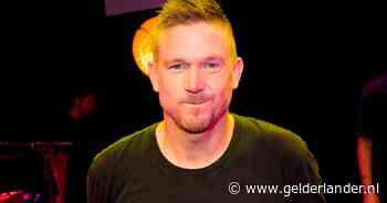 De juridisch adviseur die geprobeerd zou hebben Johnny de Mol 'af te dreigen', wraakt nu al alle rechters