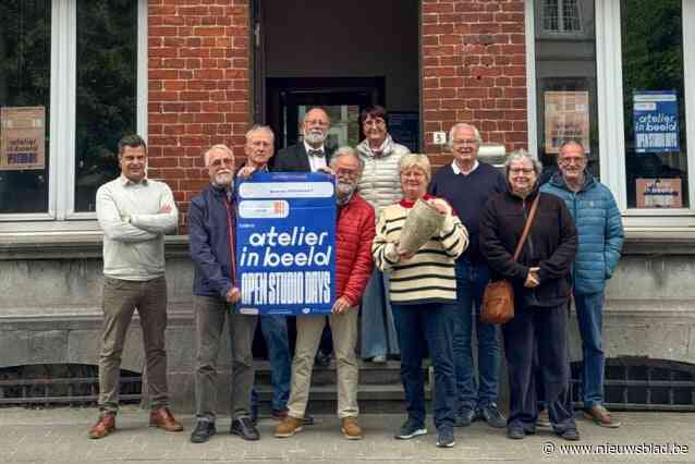 Tien kunstenaars palmen oud borstelmuseum in