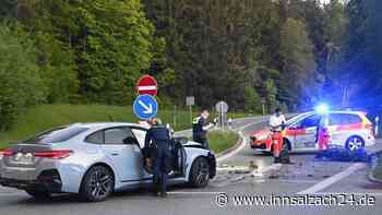Junger BMW-Fahrer (19) erfasst Bikerin beim Abbiegen - Frau stirbt noch vor Ort