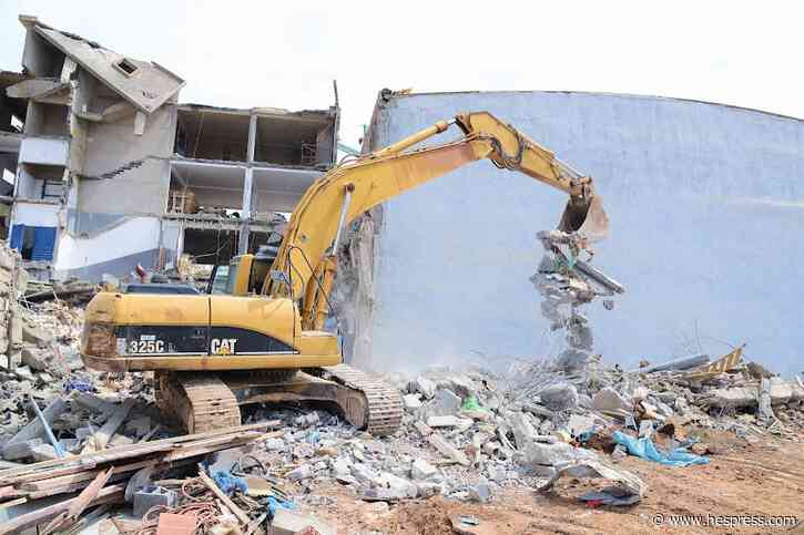السلطات توجه جرافات "الهدم" نحو مشاريع مخال&#