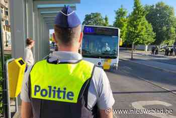 Politie betrapt 24 zwartrijders op bussen in Waregem en Avelgem