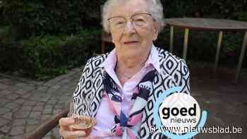 Tante Gaby is 100: een stuk taart en een glaasje cava slaat ze nooit over