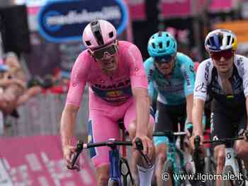 Giro d’Italia, fuga spettacolare di Bais e Milesi. A Matera vince ancora Pedersen