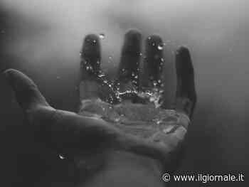 Perché le dita si raggrinziscono in acqua? Il vero motivo (ma non ditelo ai bambini)