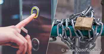 Vader en zoon houden lift bezet voor verhuisklus en dan is man met fatbike er helemaal klaar mee