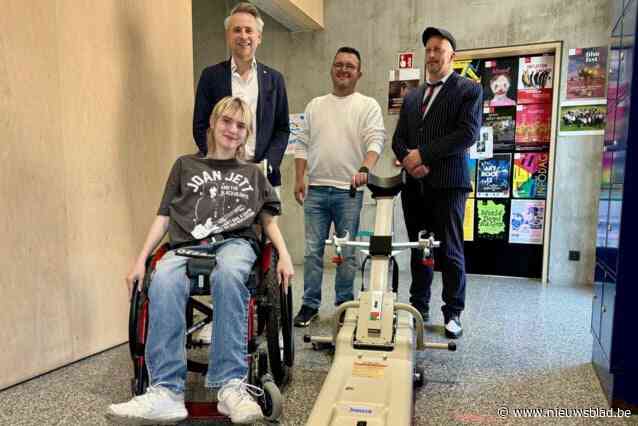 Trappenklimmer voor Stedelijke Kunstacademie