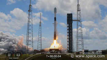 SpaceX Falcon 9 rocket launches Starlink satellites from Cape Canaveral, lands at sea (video)