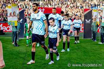 De Kuip zingt plots een speler van de tegenstander toe