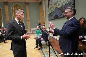 New housing minister says he'll 'leverage' his past as Vancouver mayor in new role