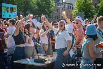 FOTO. Meer dan 4.000 studenten zingen ‘Io Vivat!’ op eerste avond Beiaardcantus