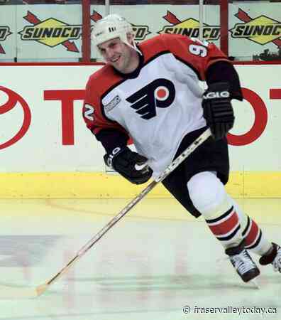 Philadelphia Flyers hire Rick Tocchet as coach, turning to alum to end their playoff drought