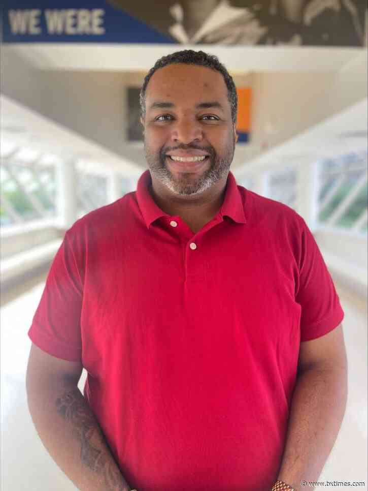 Hostos student wins highly competitive scholarship to fund their transfer to a university