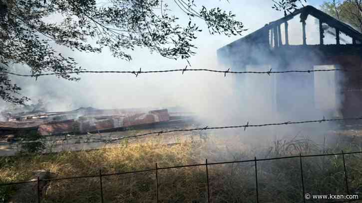 AFD working to put out southeast Austin structure fire