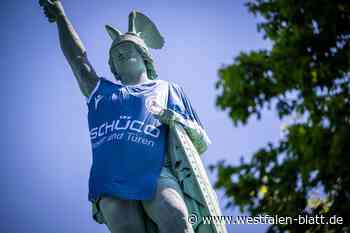 Hermannsdenkmal trägt jetzt ein riesiges Arminia-Trikot