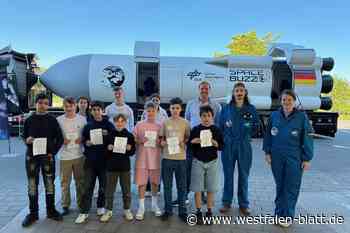 Weltraumflug und Friedensmahnung