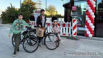 Neuer Rewe eröffnet bei Airbus: „Das ist echt der Hammer!“