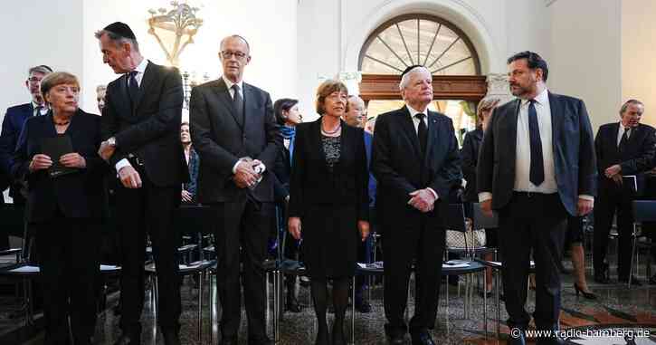 Viel Prominenz bei Beisetzung von Margot Friedländer