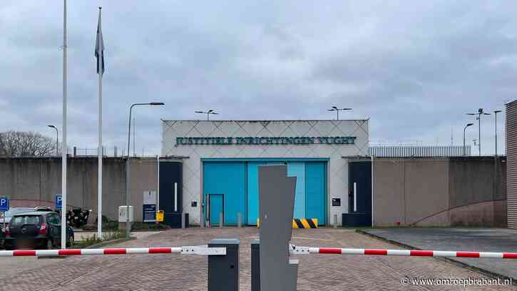 Gevangenismedewerker slaapt in cel en wordt ontslagen