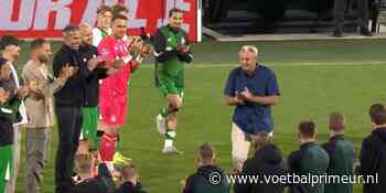 Kippenvel: Feyenoord geeft Houtman prachtig afscheid in De Kuip