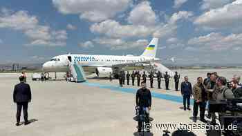 Ukraine-Liveblog: ++ Selenskyj in Ankara eingetroffen ++