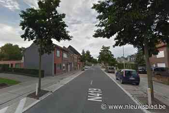 Fietser zwaargewond na smak tegen geparkeerde wagen