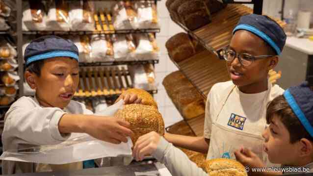 Leerlingen van Basisschool Inpeeria gaan een dag aan de slag bij Albert Heijn: “Je moet hier veel zaken tegelijk kunnen”