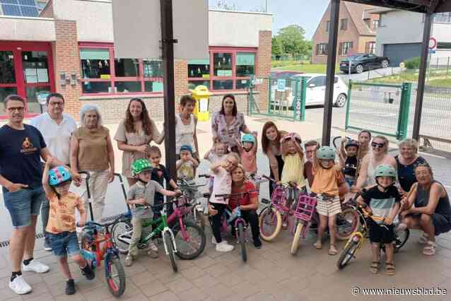 Kinderen leren fietsen zonder zijwieltjes