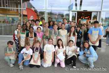 Kassabediende of rekkenvuller, leerlingen GBS Sterk werken mee in Albert Heijn