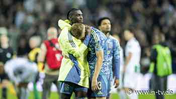 Meisterschaft wohl hergeschenkt: Ajax wirft in der 99. Minute dramatisch alles weg