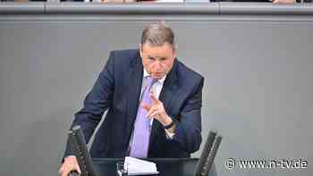 Bundestag legt Ausschüsse fest: Linke beklagt "Foulspiel", AfD wütet auch