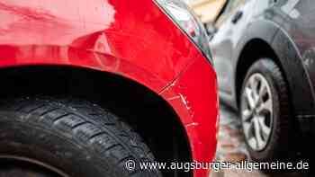 Radfahrer löst einen Unfall aus und fährt davon