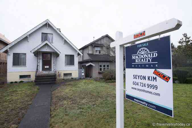 Home sales down almost 10% annually last month: Canadian Real Estate Association