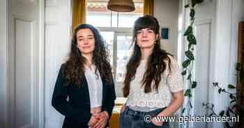 Boerendochters Janna (22) en Roosmarijn (31) maken verpletterende indruk in SBS-show Talent Unplugged