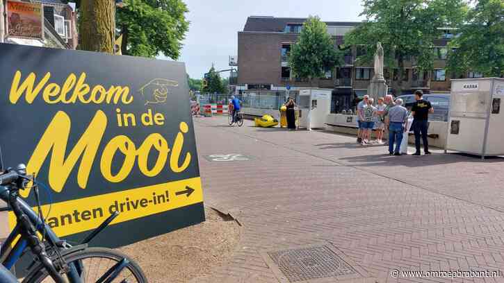 Drukte voor de lokale krant in een speciale drive-in: 'Geweldige service'