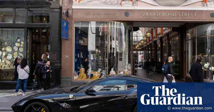 Wealthy Britons avoiding more tax than thought, spending watchdog says