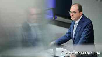 Innenminister Dobrindt verteidigt Migrationskurs