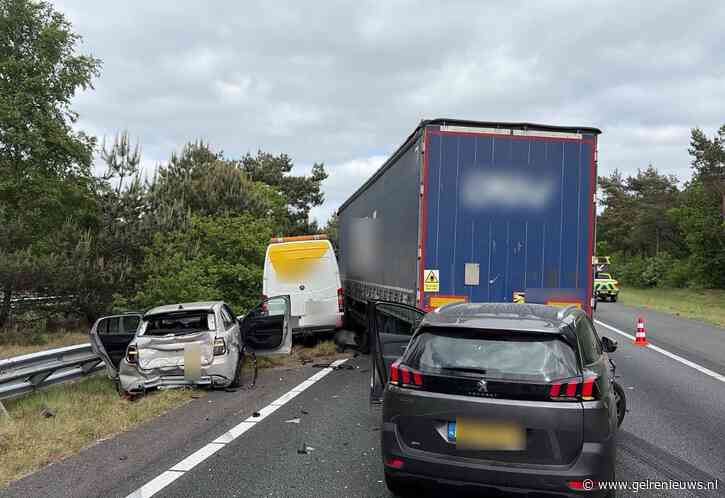 Lange vertraging op A28 na ongeval, herstel geleiderail volgt vanavond