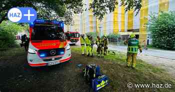 Brand am Canarisweg in Hannover: Feuerwehr und Polizei evakuieren Gebäude