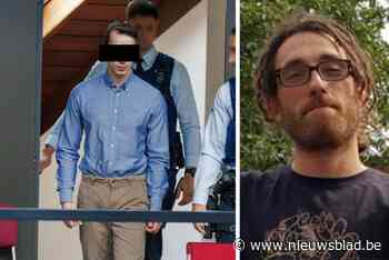 ASSISEN. Na vier jaar nog steeds geen zinnige uitleg waarom hij Leander (32) doodstak: “Ik had dat mes mee om thuis cake te snijden. Maar toen draaide hij zich om”