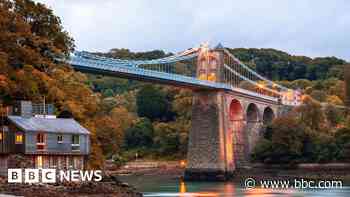 Menai Bridge repair work won't be complete until spring 2026