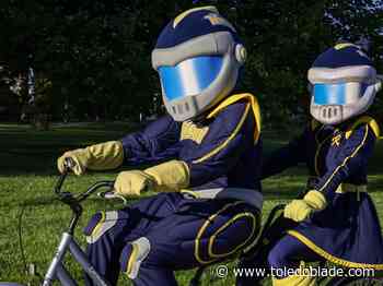 Mayor, mascots lead pack for Bike to Work Day in Toledo