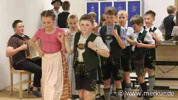 Vom Plattln und Dirndldrahn: Baiernrainer Kinder proben für Auftritt