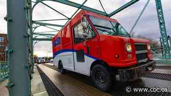 Canada Post should end daily door-to-door delivery, allow part-time work on weekends, report recommends