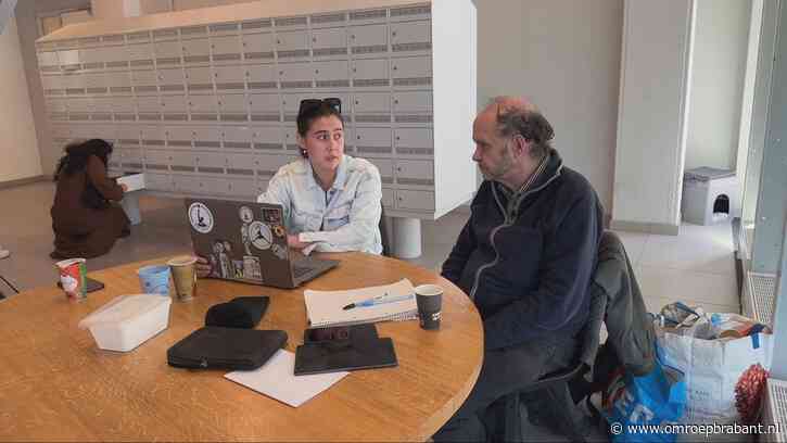 Universiteitsdocent zonder huis voelt veel steun: 'Krijg eten en drinken'