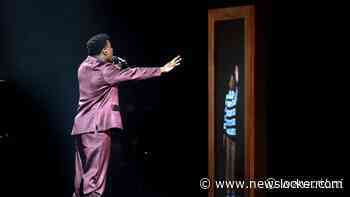 'Mini Claude' zingt C'est La Vie mee in songfestivalarena in Basel