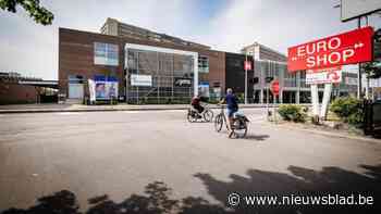 Colruyt opent tweede supermarkt in Mechelen, pal naast Delhaize: “Onze andere winkel mag een beetje ontlast worden”