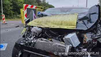 112-nieuws: Auto botst achterop vrachtwagen • Hardleerse automobilist is auto kwijt